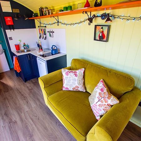 The Gambo Shepherd'S Hut Kidwelly Bagian luar foto
